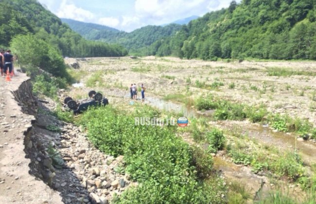 В Сочи перевернулся УАЗ