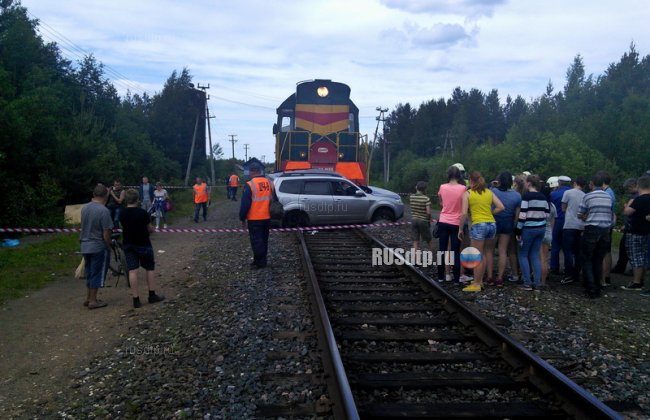 Под Северодвинском семья попала под поезд, направляясь на дачу