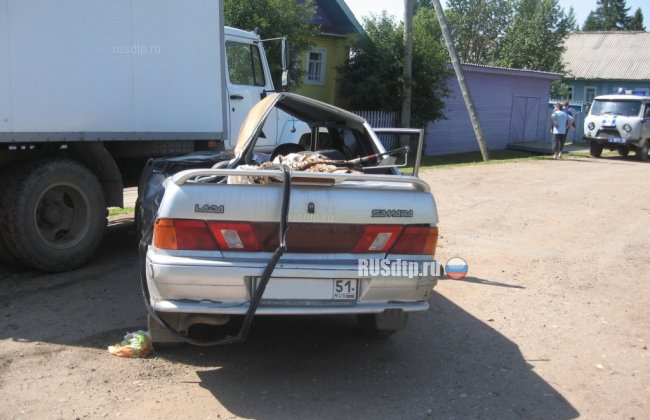 Водитель ВАЗа погиб при столкновении со стоящим грузовиком на Вологодчине