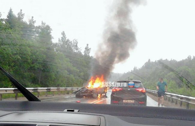 Водитель Лады погиб в огненном ДТП на трассе