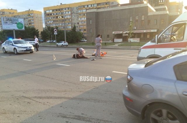В Краснодаре мотоциклист сбил пешеходов и сам погиб