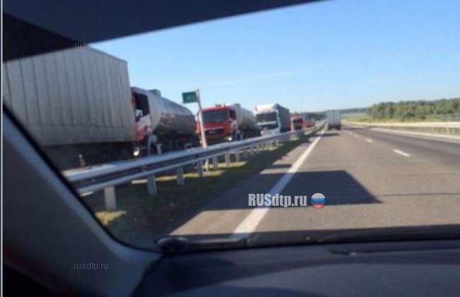 В Кемеровской области в аварию попал грузовик с мясом