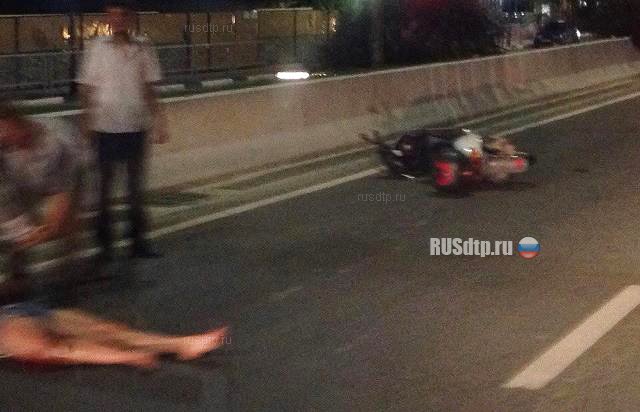 В Сочи две девушки разбились на скутере
