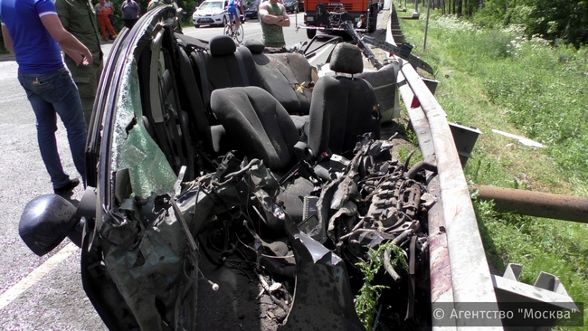 Два человека погибли в крупном ДТП на Щелковском шоссе. Видео