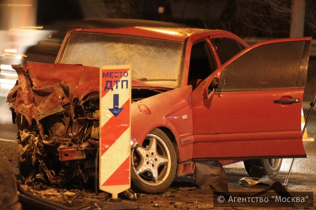 На Волгоградском проспекте при столкновении трех авто погиб человек