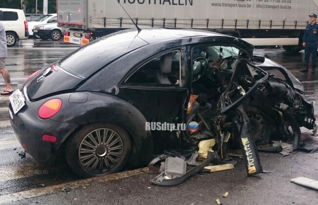 Пассажирка «Жука» погибла в лобовом столкновении автомобилей в Кемерове