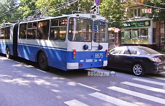 В Москве автолюбитель напал на водителя троллейбуса