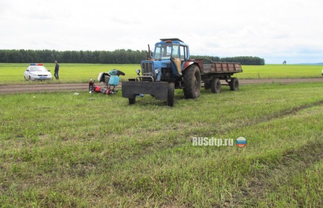 Пьяный тракторист столкнулся с мотоциклом в Пермском крае