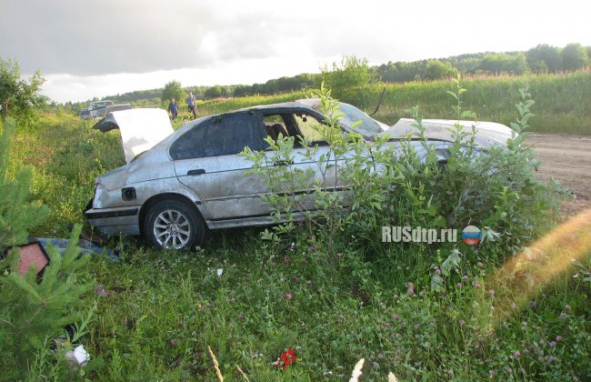 Водитель погиб в перевернувшемся BMW на Вологодчине