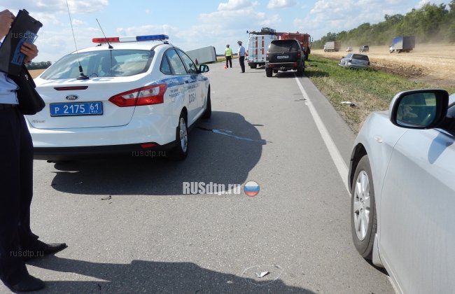 Кадры с места ДТП в Ростовской области, в котором погибли 4 человека