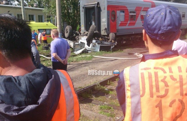 В Казани столкнулись поезд и грузовик. Двое погибших