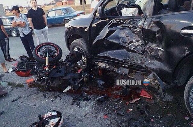 В Дагестане в столкновении Тойоты и мотоцикла погибли три человека