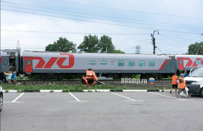 В Белгородской области поезд столкнулся с грузовиком
