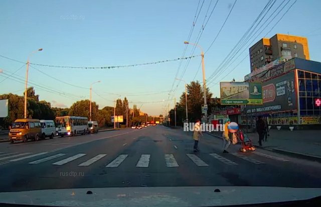 В Омске столкнулись три автобуса. Пострадали 19 человек. Видео