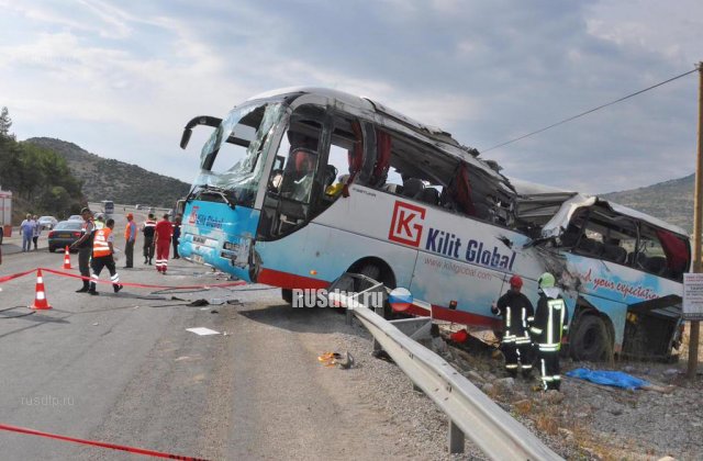 В Турции разбился автобус с туристами. Названы имена погибших россиянок