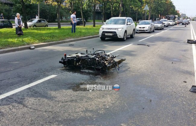 На Краснопутиловской улице в ДТП погиб мотоциклист