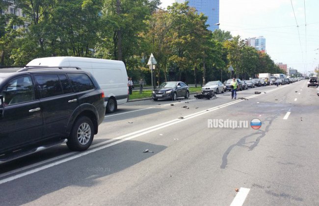 На Краснопутиловской улице в ДТП погиб мотоциклист