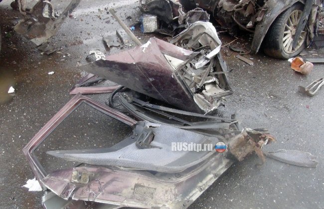 21-летний водитель погиб при столкновении Лады с КАМАЗом в Вологде