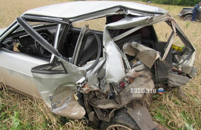 В Пермском крае пьяный водитель «Форда» врезался в стоящую на обочине «Ладу»