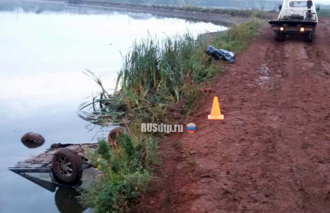 ВАЗ-2112 опрокинулся в реку в Башкирии. Погиб пассажир