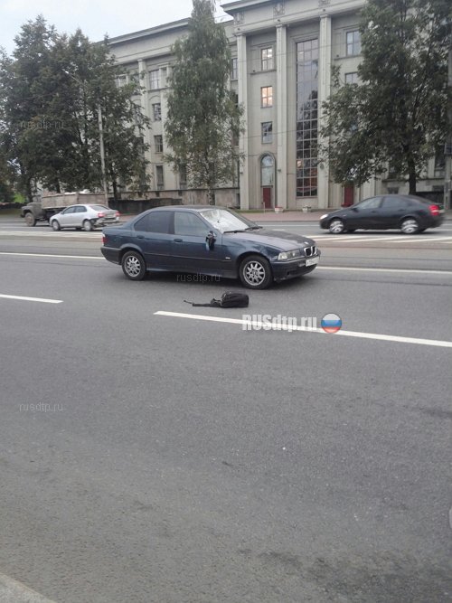 В Санкт-Петербурге погиб спешивший на трамвай парень