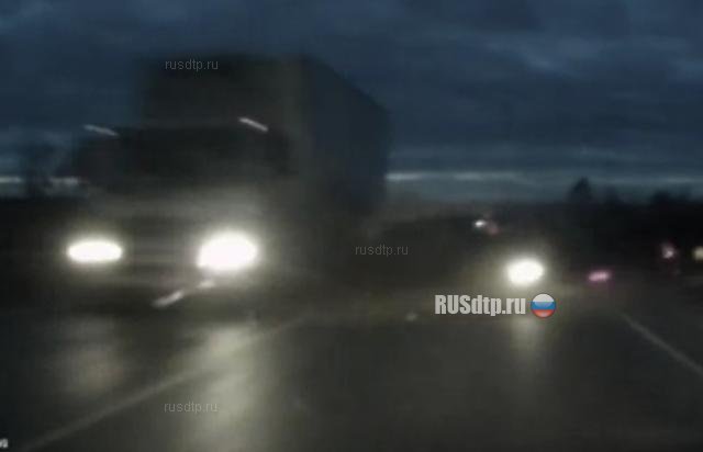 Видеокадры аварии на трассе \»Пермь-Екатеринбург\», в которой пострадали 6 человек
