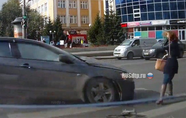 Жёсткая авария на перекрестке Мира — Вейнбаума в Красноярске
