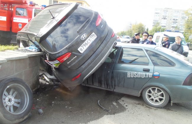 Пассажирка и ребенок пострадали в результате ДТП в Екатеринбурге