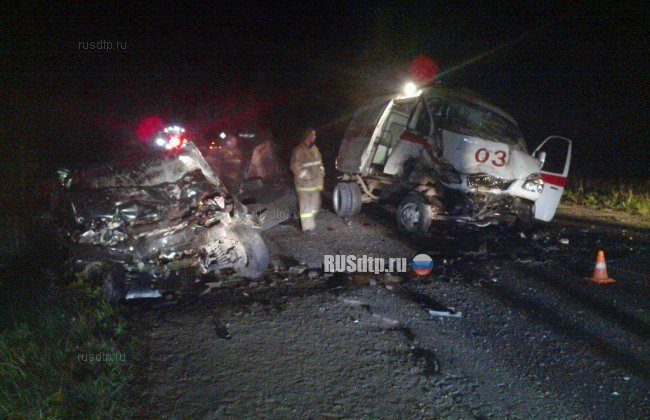 В Архангельской области в ДТП с участием скорой помощи погибли фельдшер и водитель