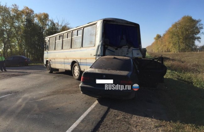 БМВ столкнулся с автобусом в Ульяновской области