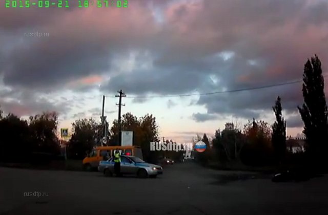 В Омске в ДТП попал уходивший от погони мотоциклист