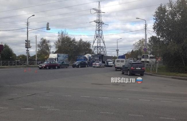 В Череповце самосвал без тормозов устроил массовое ДТП с участием 8 автомобилей