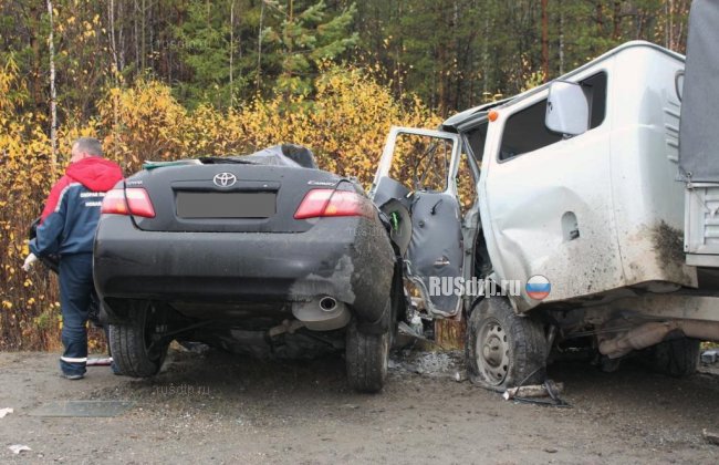 Водитель и пассажир «Тойоты» погибли при столкновении с УАЗом на Серовском тракте