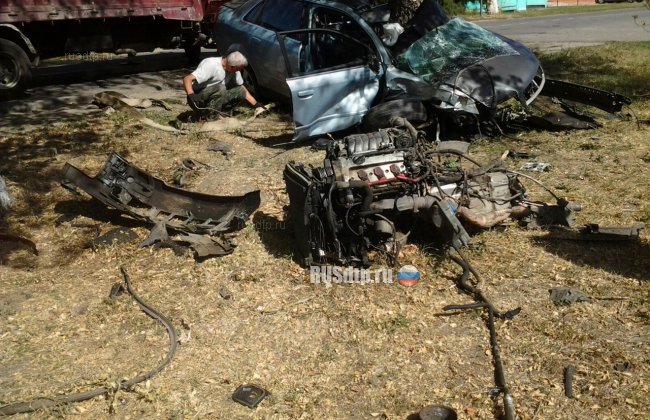В Кореновске водитель Ауди погиб, врезавшись в дерево