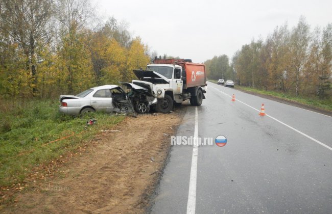 Водитель «Тойоты» скончался после ДТП с мусоровозом под Костромой