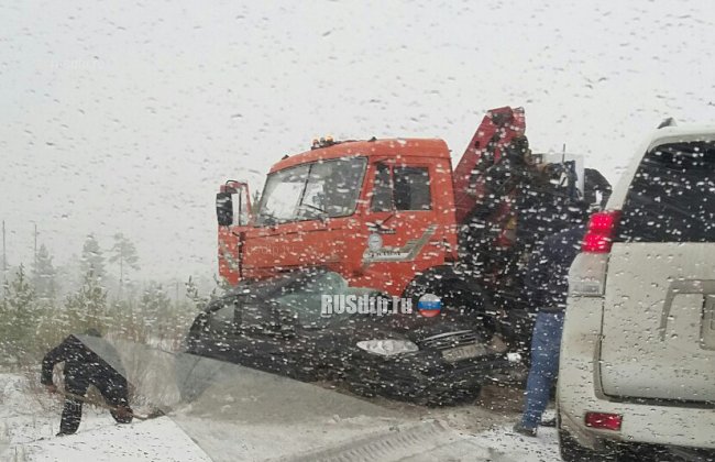 Первые жертвы зимы: под Сургутом в ДТП погибли 5 человек (фото)