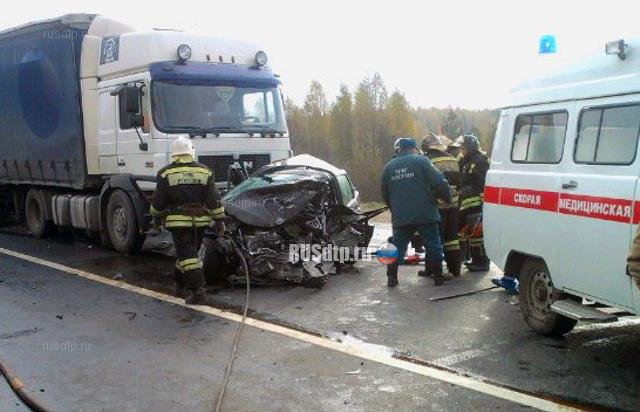Один человек погиб при столкновении четырех автомобилей на трассе М-10 «Россия»