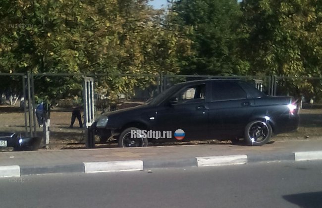 В Белгородской области пьяный водитель сбил на тротуаре семейную пару с ребенком