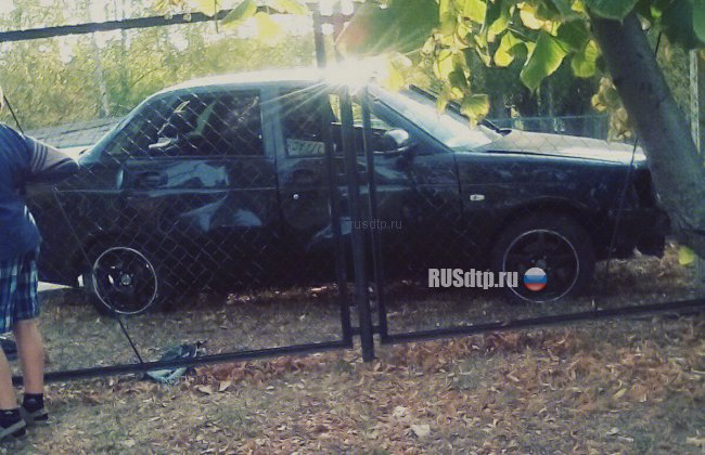 В Белгородской области пьяный водитель сбил на тротуаре семейную пару с ребенком