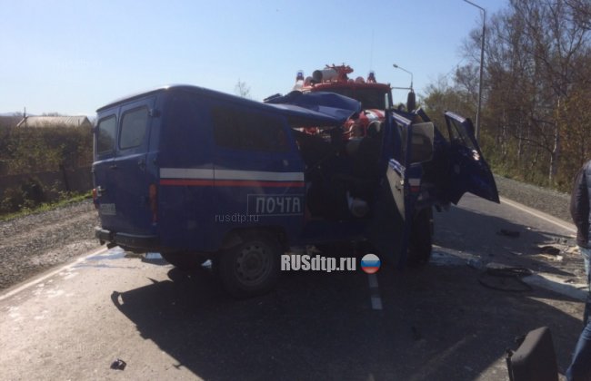 На Сахалине в аварию попала почтовая машина