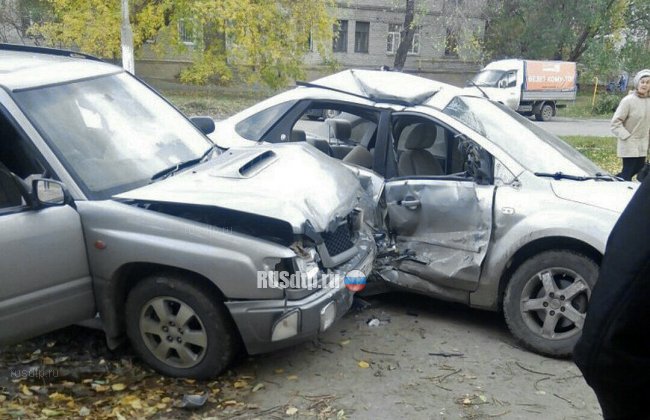 В Барнауле 15-летний подросток за рулем разбил три авто