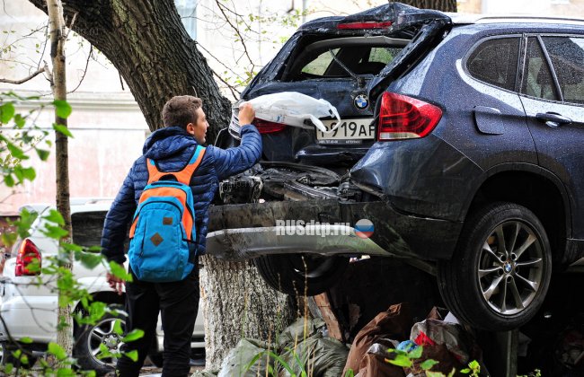 Во Владивостоке BMW X1 «выбросили» на помойку