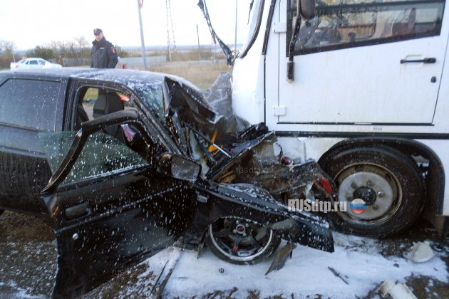 Семейная пара погибла в лобовом столкновении «Лады» и автобуса в Зеленодольске