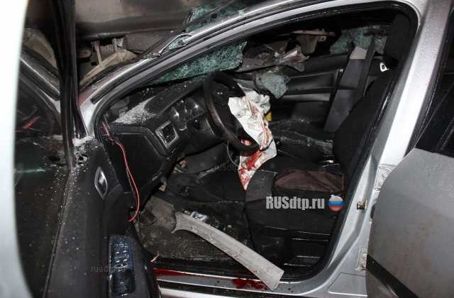 «Пежо» врезался в грузовик в Челябинске. Погибла девушка