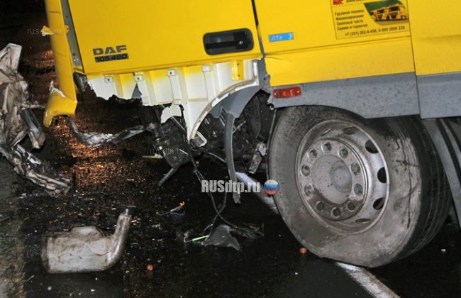 Трое погибли при столкновении ВАЗ-2107 с фурой в Саратовской области
