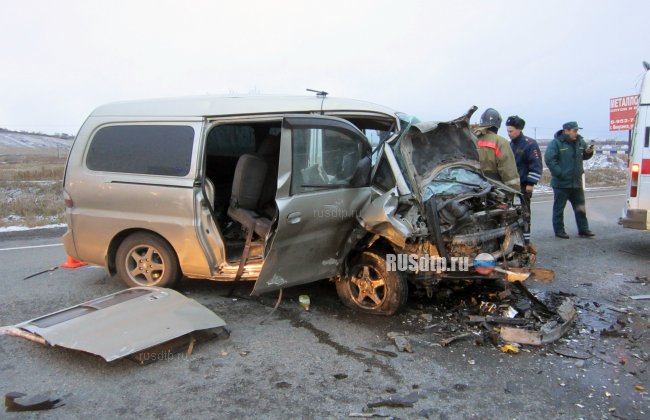 5 человек погибли в лобовом столкновении автомобилей в Хакасии