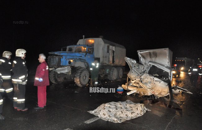 Два грузовых автомобиля столкнулись на автодороге Нижневартовск &#8212; Радужный