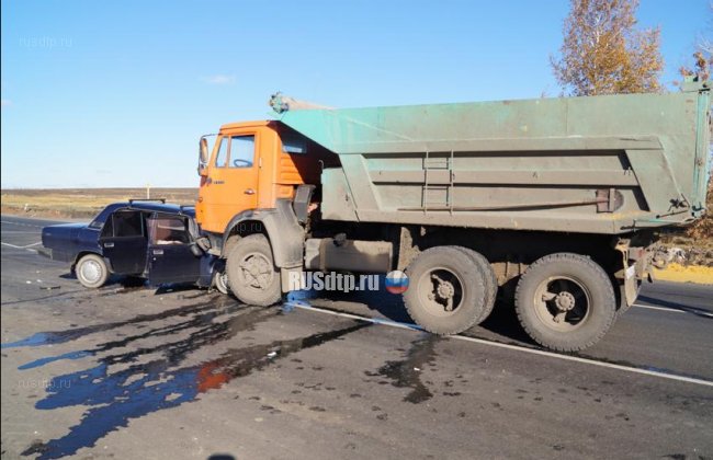ВАЗ-2107 столкнулся с КАМАЗом в Белгородской области