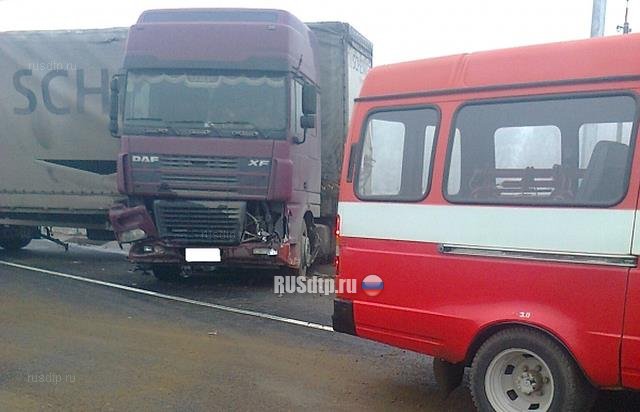 12 автомобилей столкнулись в Калужской области из-за тумана