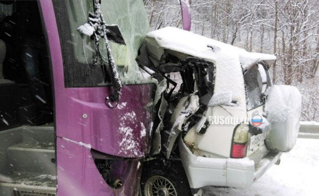 Видеорегистратор зафиксировал момент ДТП с автобусом на Сахалине